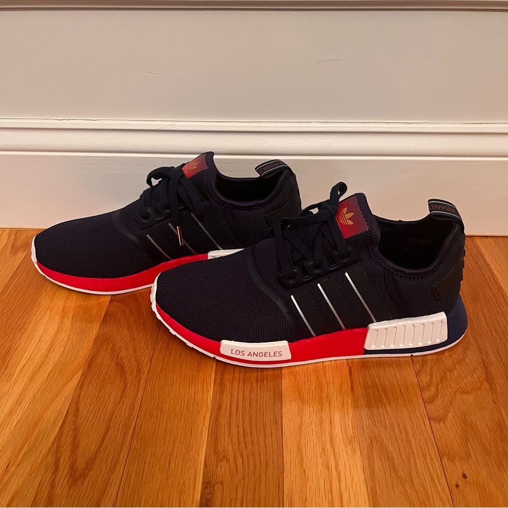 Never Worn Adidas NMD R1